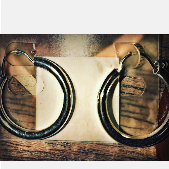 Earrings - Picture 6 of 7